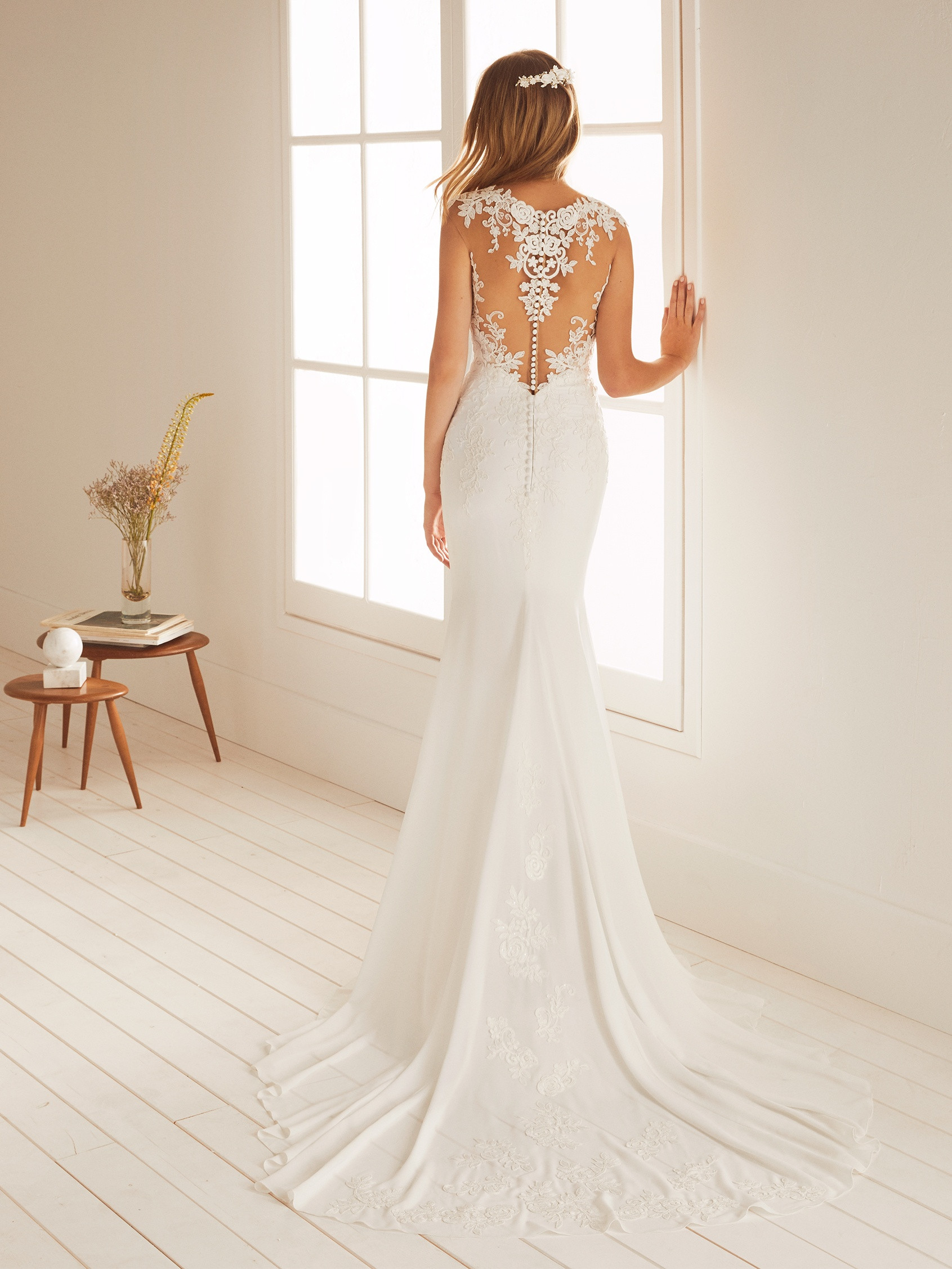 White one shop pronovias 2019