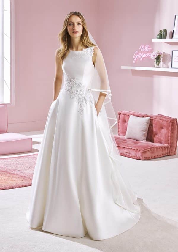 Robe de Mariée WHITNEY White One Collection 2020| Boutique Paris