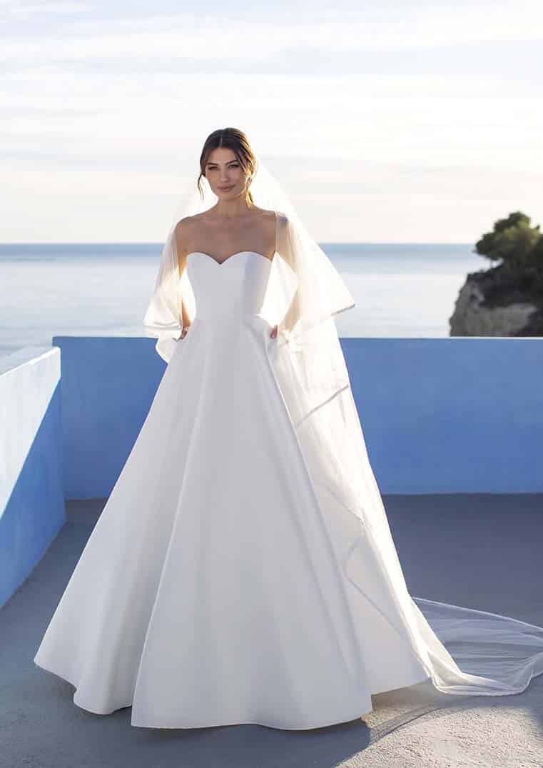 EVERLASTING wedding dress White One Collection 2021 | Boutique Paris