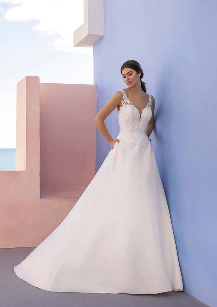 GLEAM wedding dress White One Collection 2021 | Boutique Paris