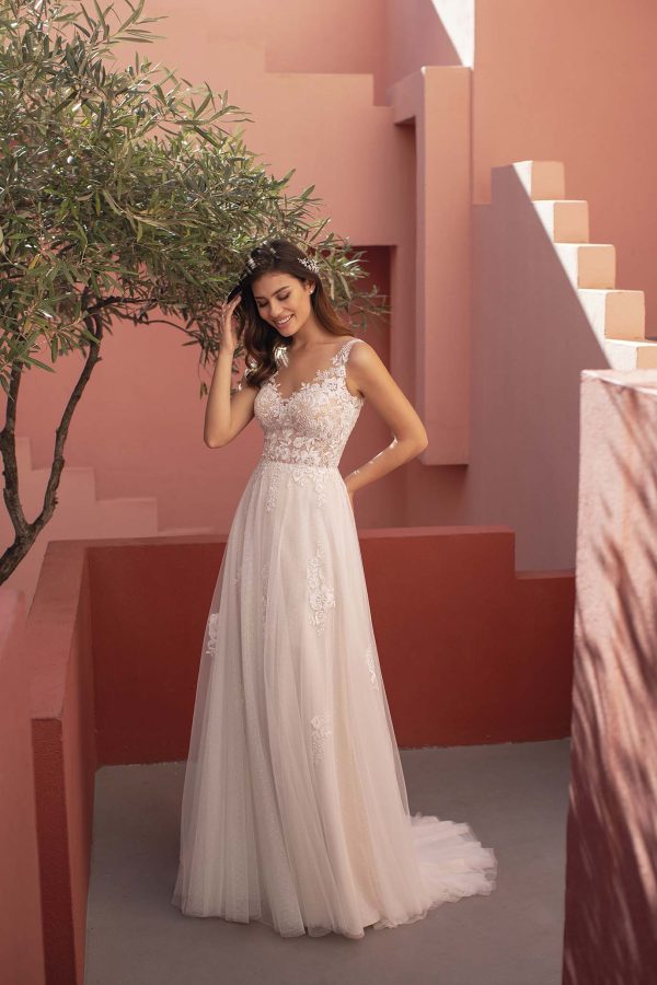 Robe de Mariée MEGAN White One Collection 2021| Boutique Paris