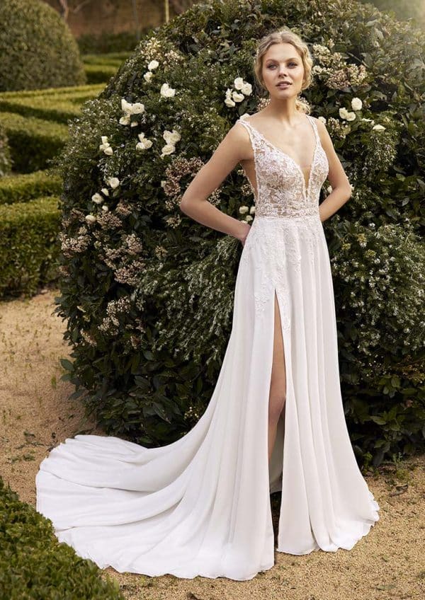 SANDRINE wedding dress La Sposa Collection 2022| Boutique Paris