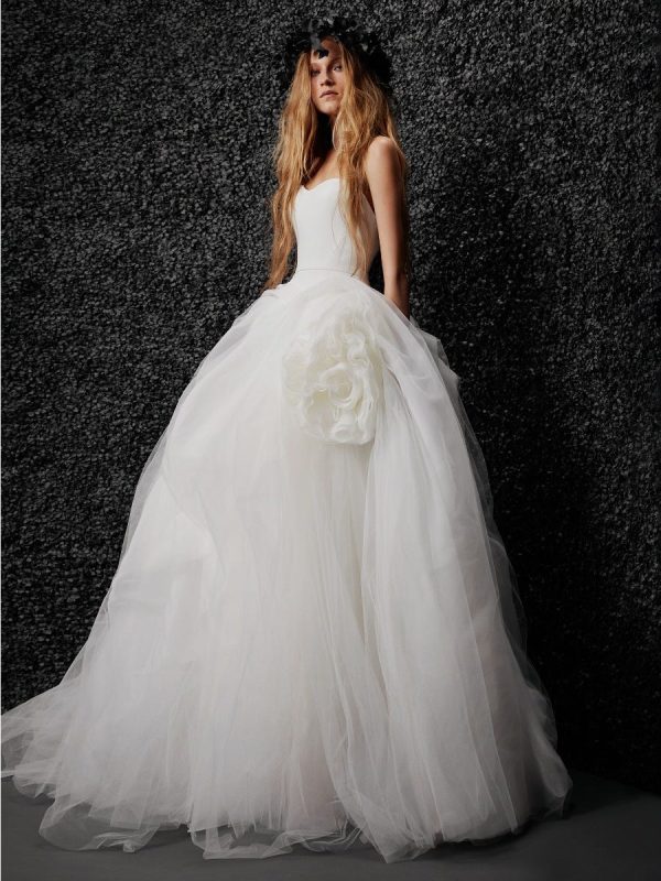 Robe de Mariée ALIZEE Vera Wang Collection 2022: Boutique Paris