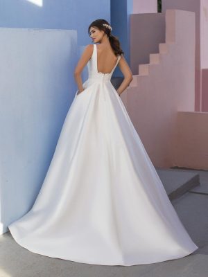 Robe de Mariée SENNA White One Collection 2022 | Boutique Paris