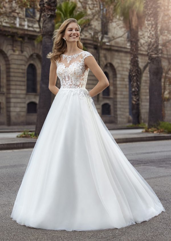 DAZE wedding dress White One Collection 2023 | Boutique Paris
