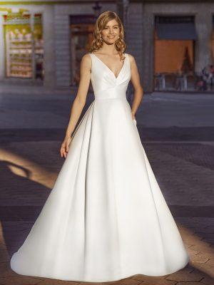 ECLAT wedding dress White One Collection 2023 | Boutique Paris