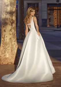 ECLAT wedding dress White One Collection 2023 | Boutique Paris