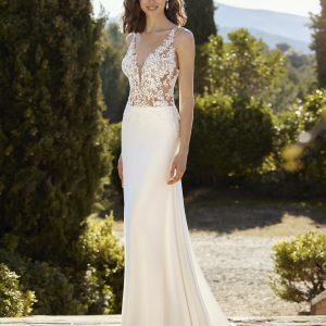 PASSION wedding dress White One Collection 2023 | Boutique Paris