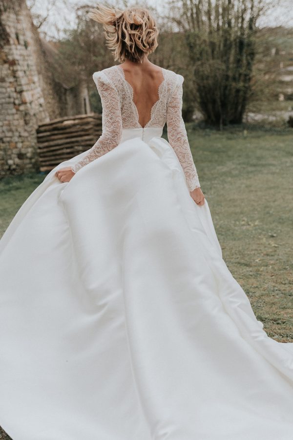 Robe de Mariée REVELATION Cymbeline Collection 2023 Robe de Mariée REVELATION Cymbeline Collection 2023