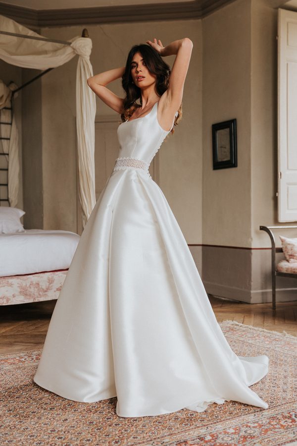 ROMARIN Cymbeline wedding dress collection2023: Paris Boutique