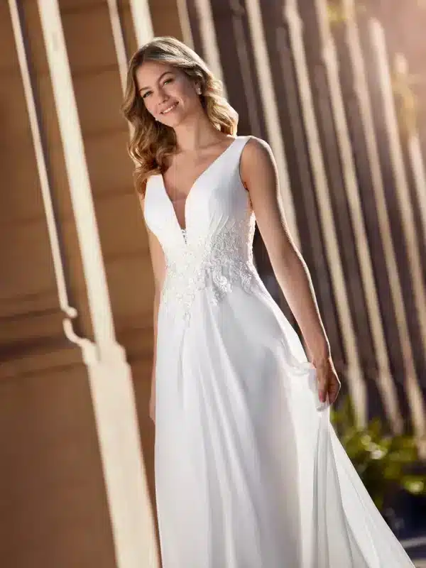 DAZZLING wedding dress White One Collection 2023 | Boutique Paris