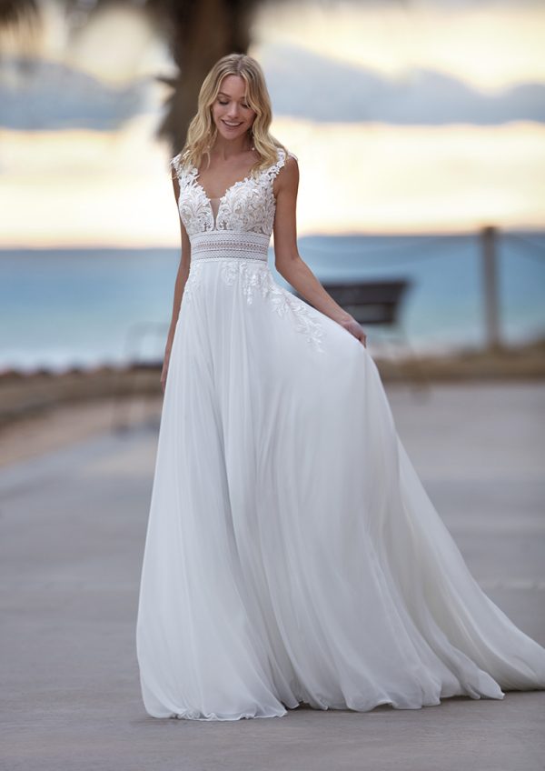 BOHEMIA wedding dress White One Collection 2023 | Boutique Paris