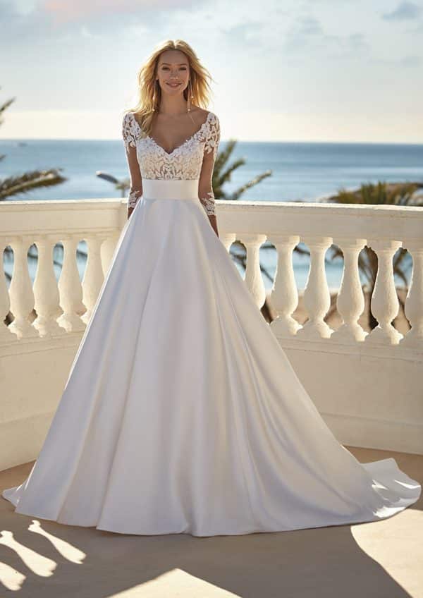 FABIA wedding dress White One Collection 2023 | Boutique Paris