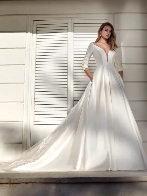 Princess-cut Mikado wedding dress with V-neck and lace train