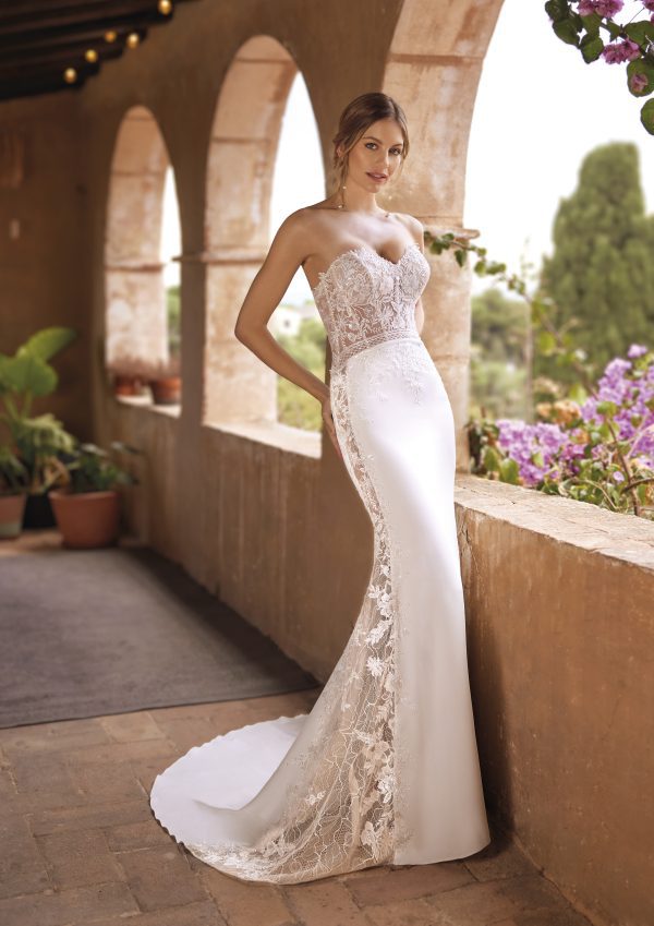 FROLICS wedding dress White One Collection 2024 | Boutique Paris