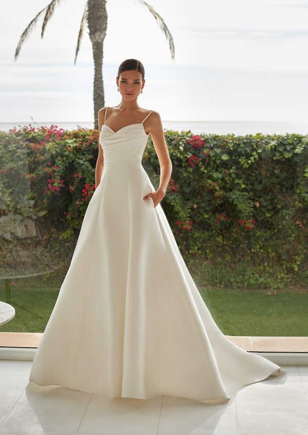 LYLA wedding dress San Patrick Collection 2024| Boutique Paris