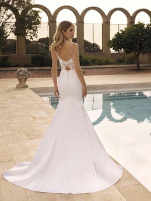 Robe de Mariée CHERI White One Collection | Boutique Paris