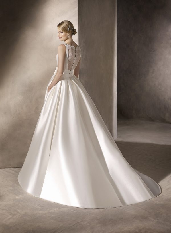 Robe de Mariée HALAZGO La Sposa Collection| Boutique Paris