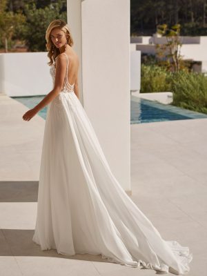 SALINA wedding dress Adriana Alier Collection 2026 | Boutique Paris