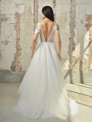 ANTHEAS Cymbeline wedding dress Collection: Boutique Cymbeline Paris 15