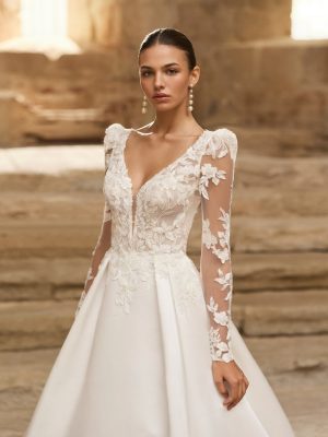 POESIA wedding dress Adriana Alier Collection 2027 | Boutique Paris